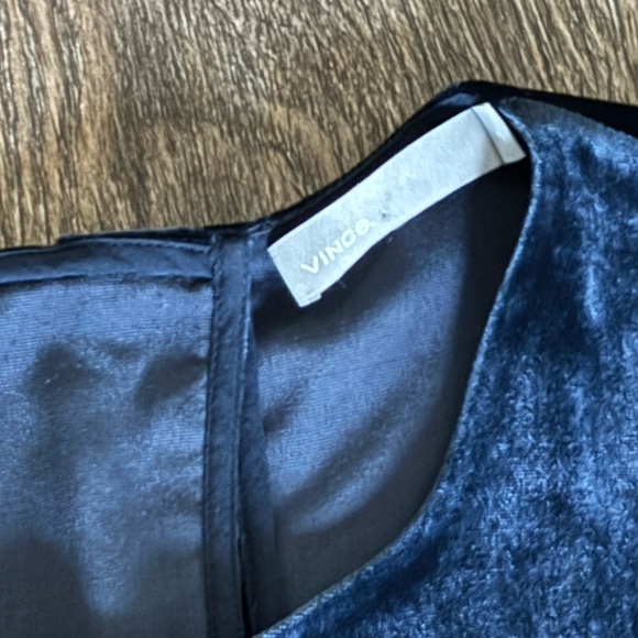 VINCE Women’s Navy Midnight Blue Velvet Top Blouse Short Sleeve Size Small - Picture 7 of 11